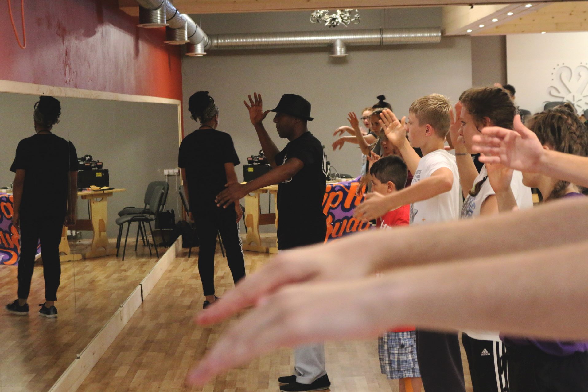 Hip Hop Buda Opole, zajęcia taneczne dla dzieci, młodzieży i dorosłych, szkoła tańca w Opolu, dancehall, breakdance, twerk, obozy taneczne, taniec, Akademia Kultury Hip Hop, Szkoła Dj, zajęcia djskie