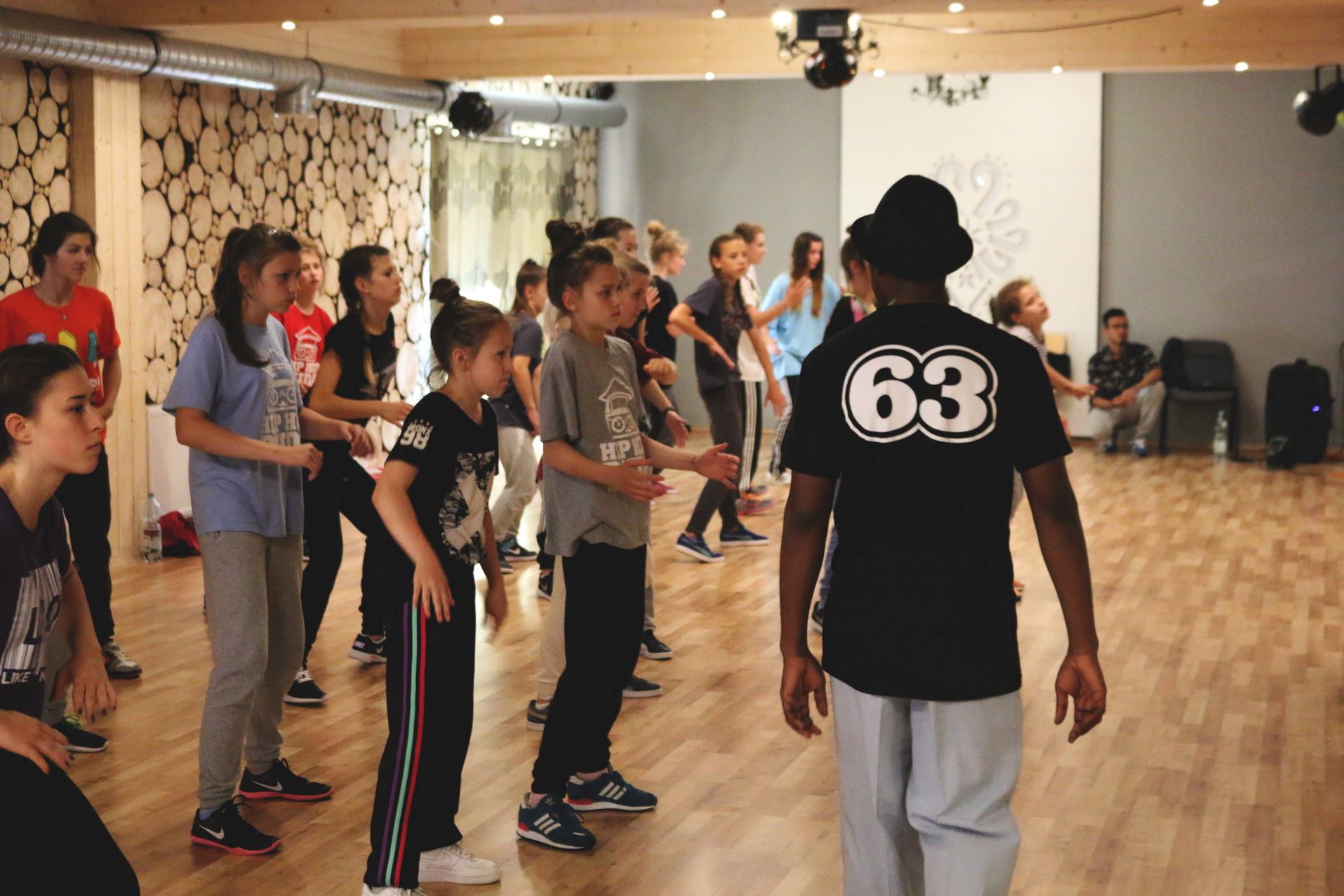 Hip Hop Buda Opole, zajęcia taneczne dla dzieci, młodzieży i dorosłych, szkoła tańca w Opolu, dancehall, breakdance, twerk, obozy taneczne, taniec, Akademia Kultury Hip Hop, Szkoła Dj, zajęcia djskie